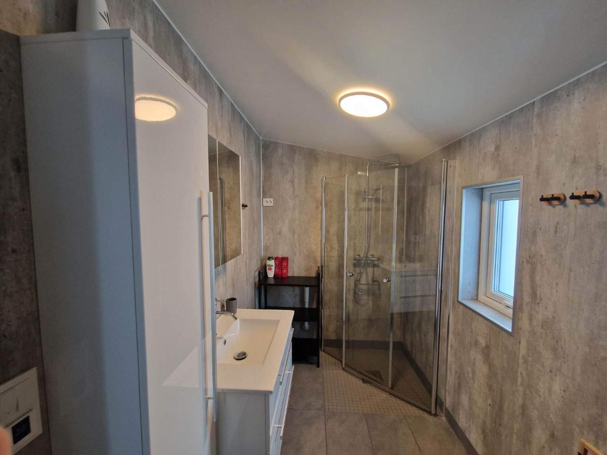Northern Living 1 Room With Shared Bathroom Tromso Ngoại thất bức ảnh